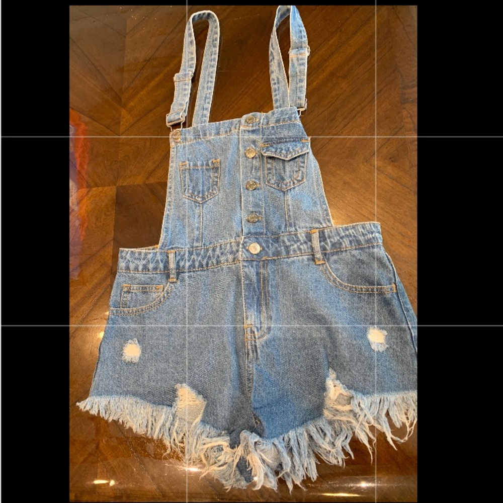 Ripped overall/shorts